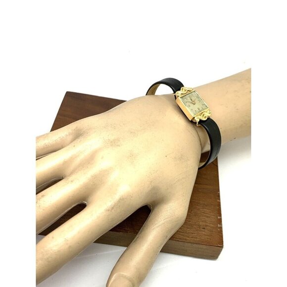 Tudor by Rolex Women's Watch 1108 Swiss Manual Wind 18K Yellow Gold Case… - Picture 4 of 15